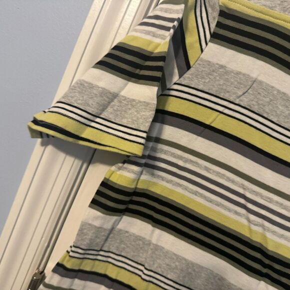 Square Neck Suoer fab shirt sleeve shirt. Great for work or casual. Like new. XL - Picture 6 of 9